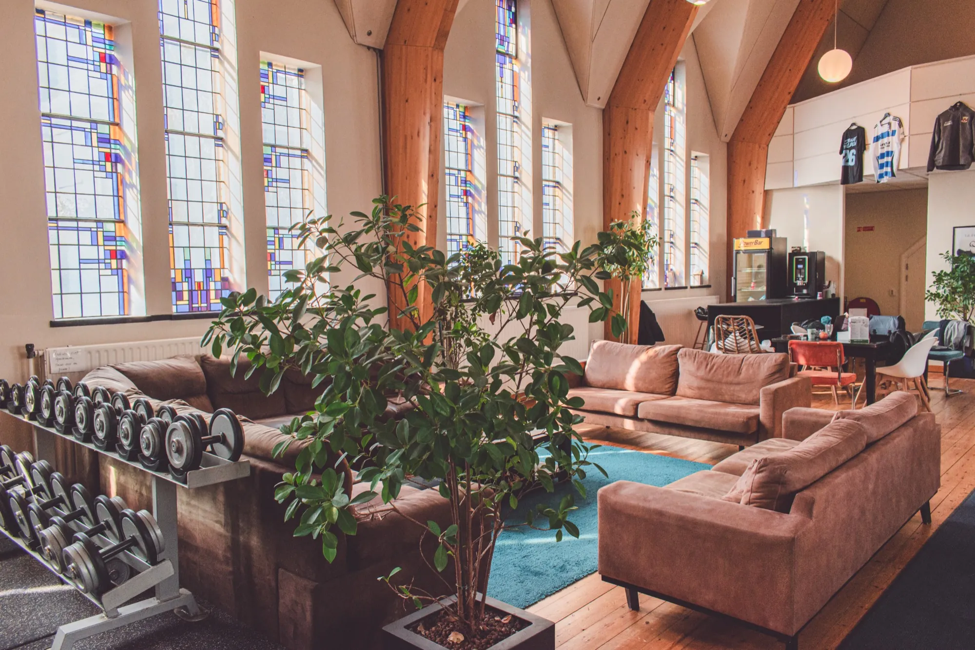 Jongeren bij Talenthouse Apeldoorn — een warme, inspirerende plek